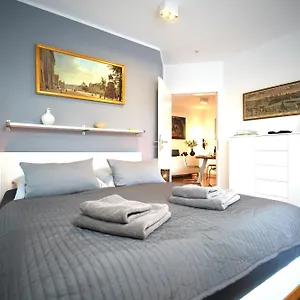 Appartement The Getaway / 80qm In Berlin's Historic Diplomatic Quarter Berlijn
